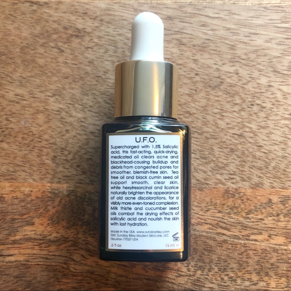 Sunday Riley U.F.O. Ultra-Clarifying Face Oil - Picture 2 of 6